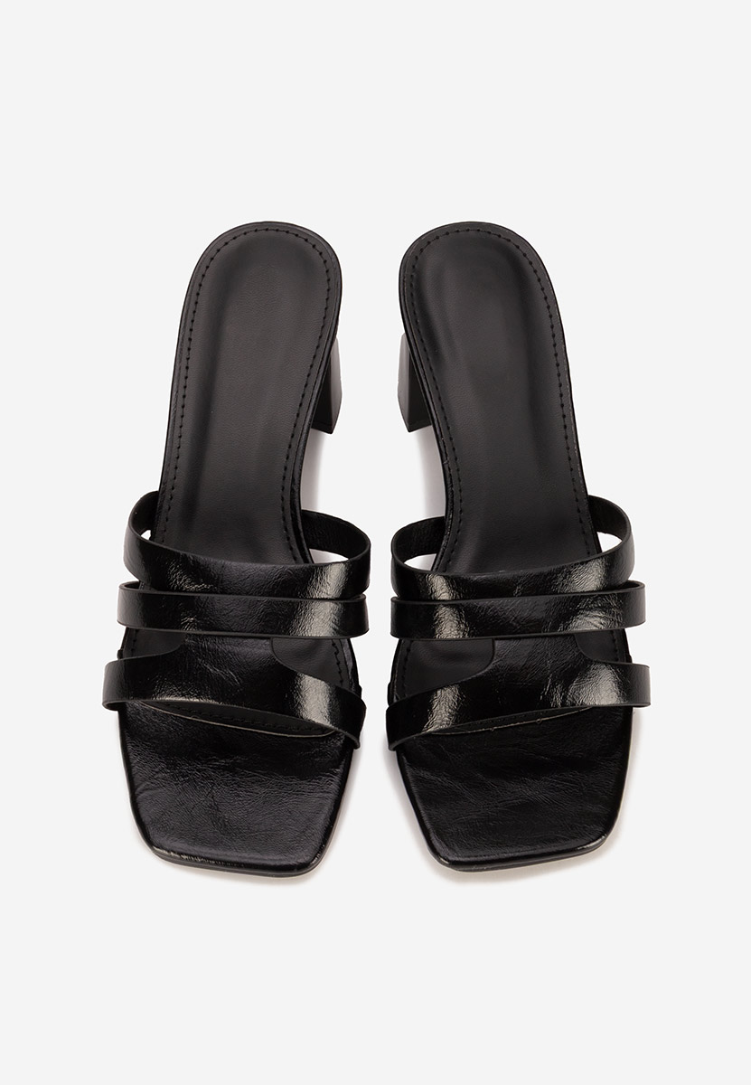 Czarne klapki na obcasie Genoveva V2