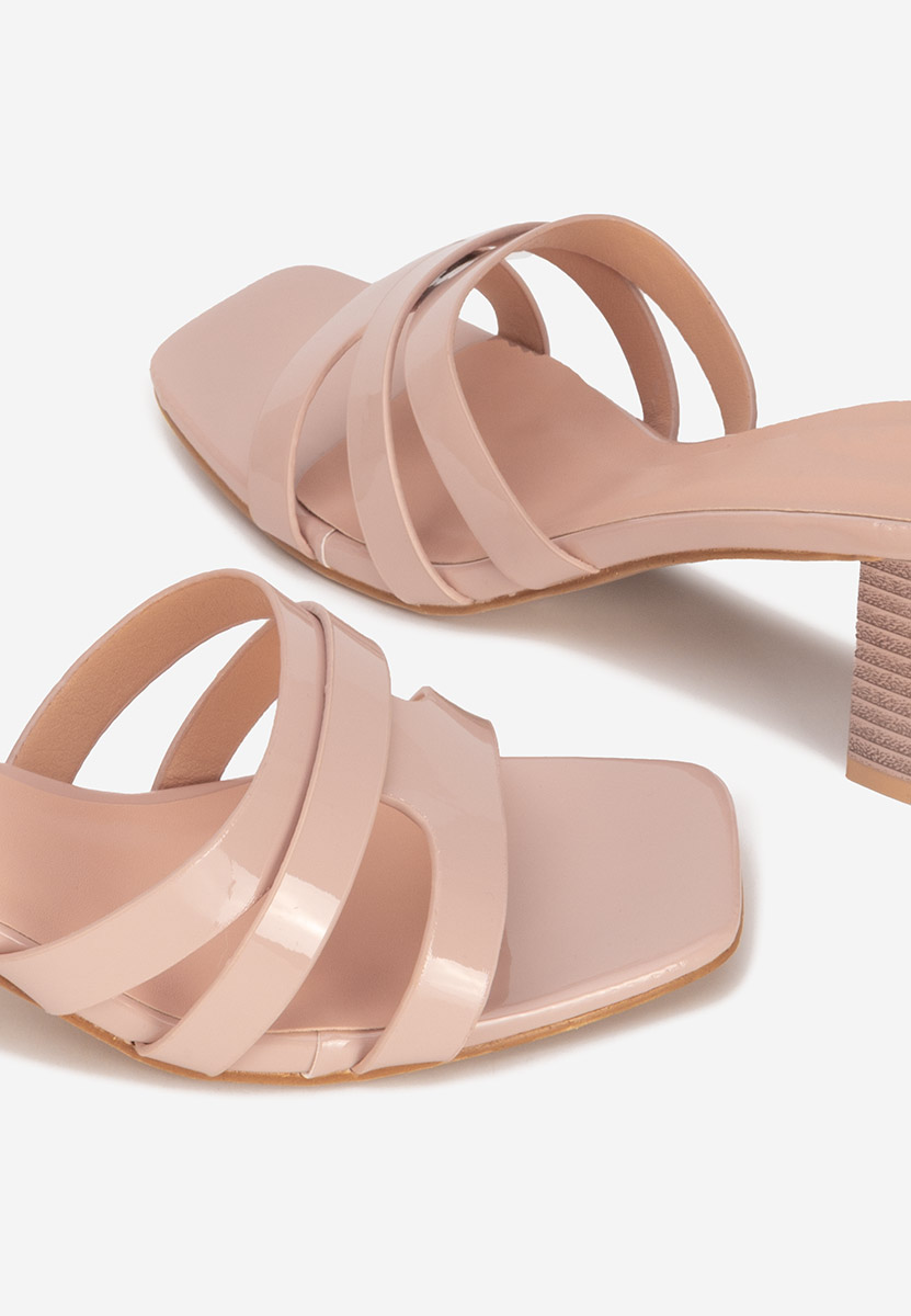 Beżowe klapki na obcasie Genoveva