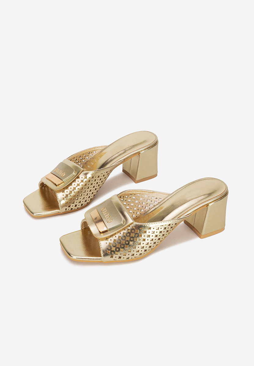 Złote klapki na obcasie Carmenia