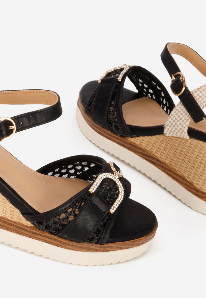 Czarne sandały na koturnie Ramiela