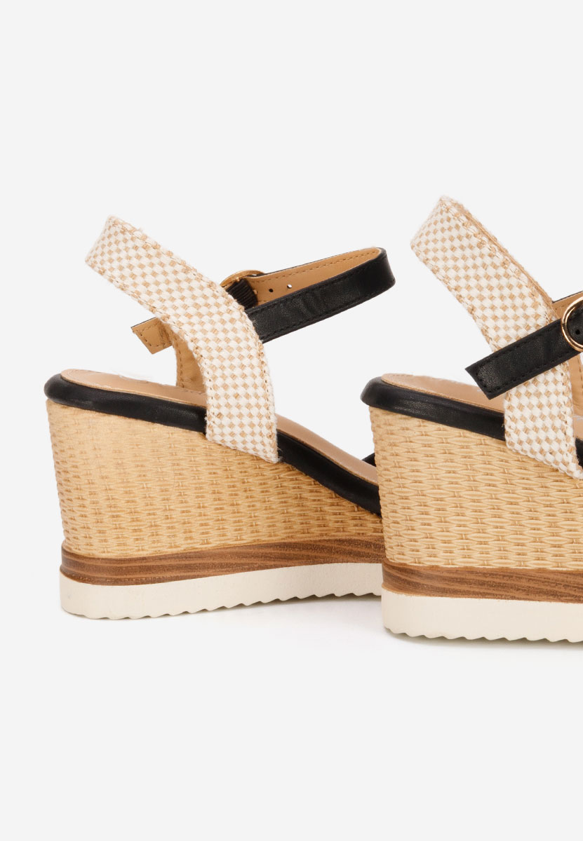 Czarne sandały na koturnie Ramiela