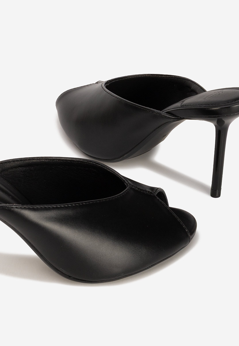 Czarne klapki na obcasie Sidina