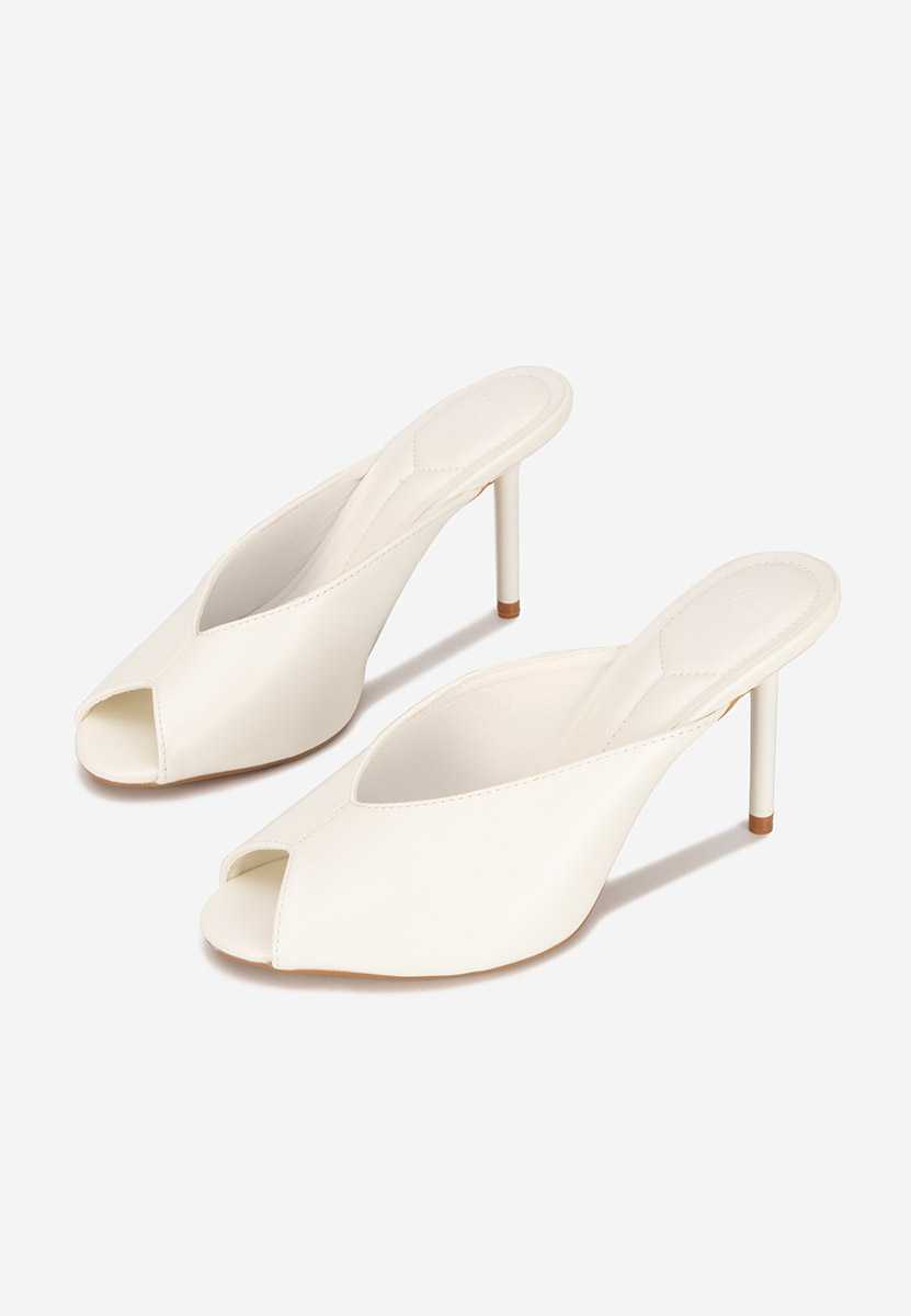 Białe klapki na obcasie Sidina