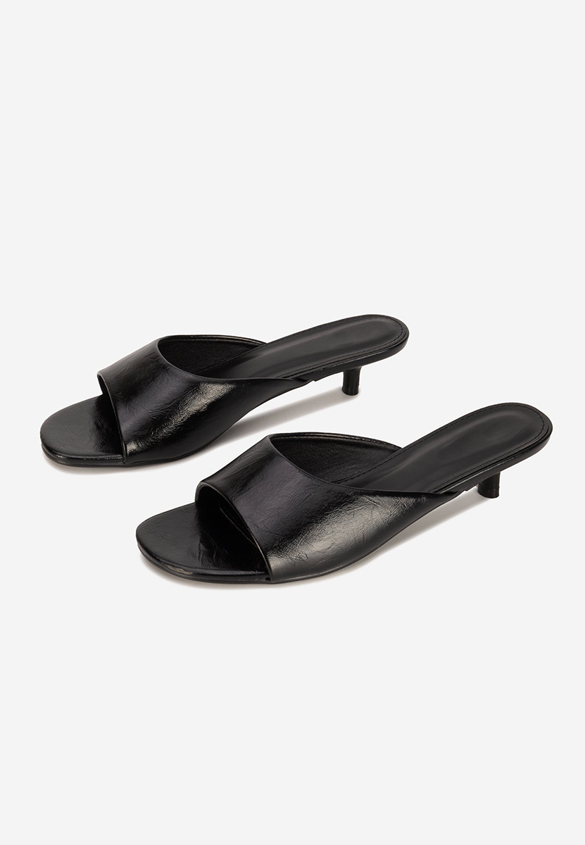 Czarne klapki na obcasie Afelia