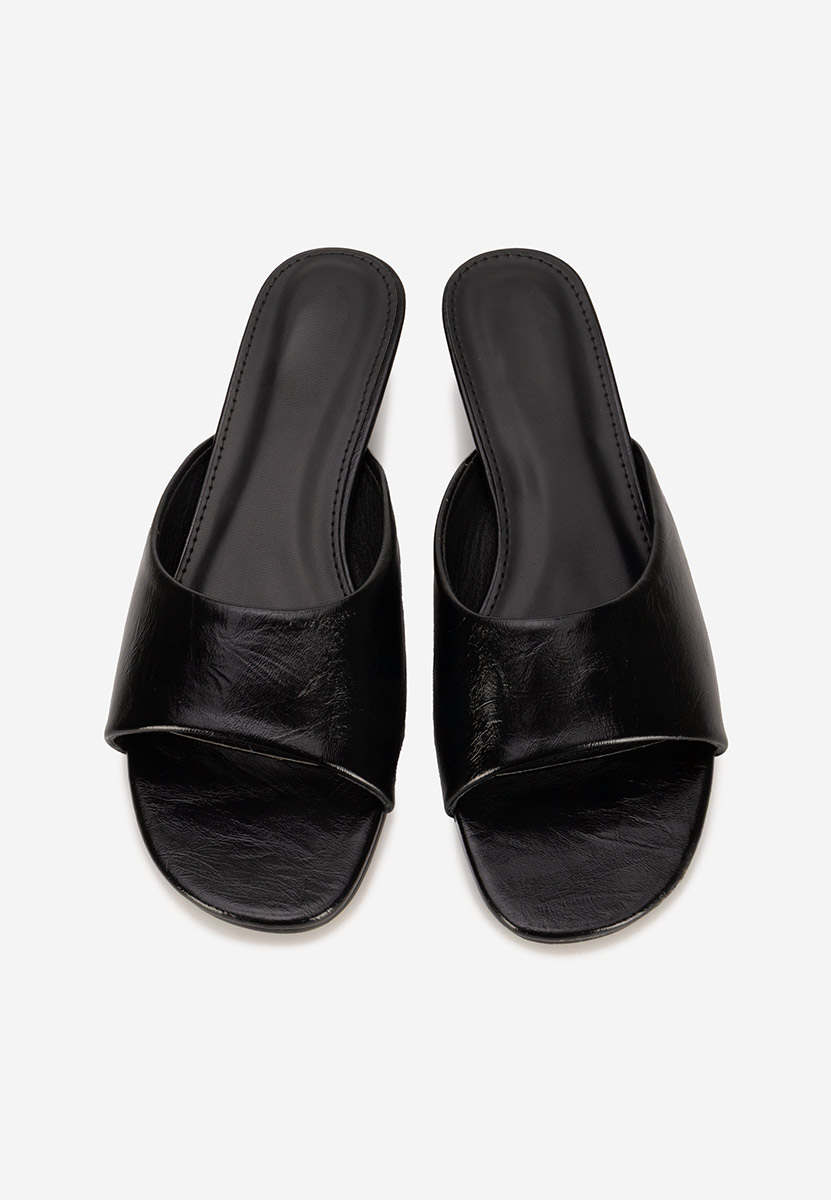 Czarne klapki na obcasie Afelia