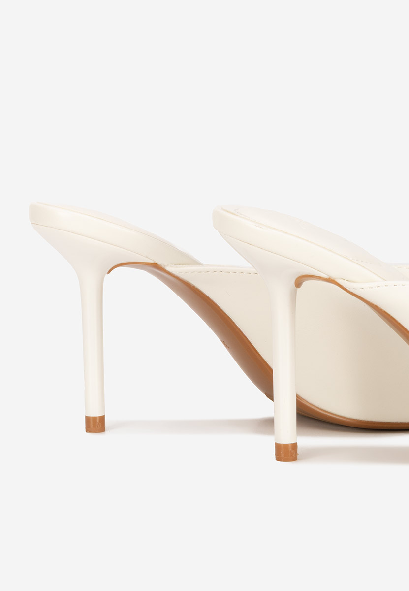 Białe klapki na obcasie Sidina