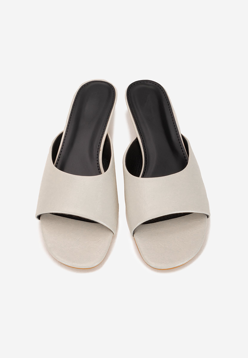 Beżowe klapki na obcasie Afelia