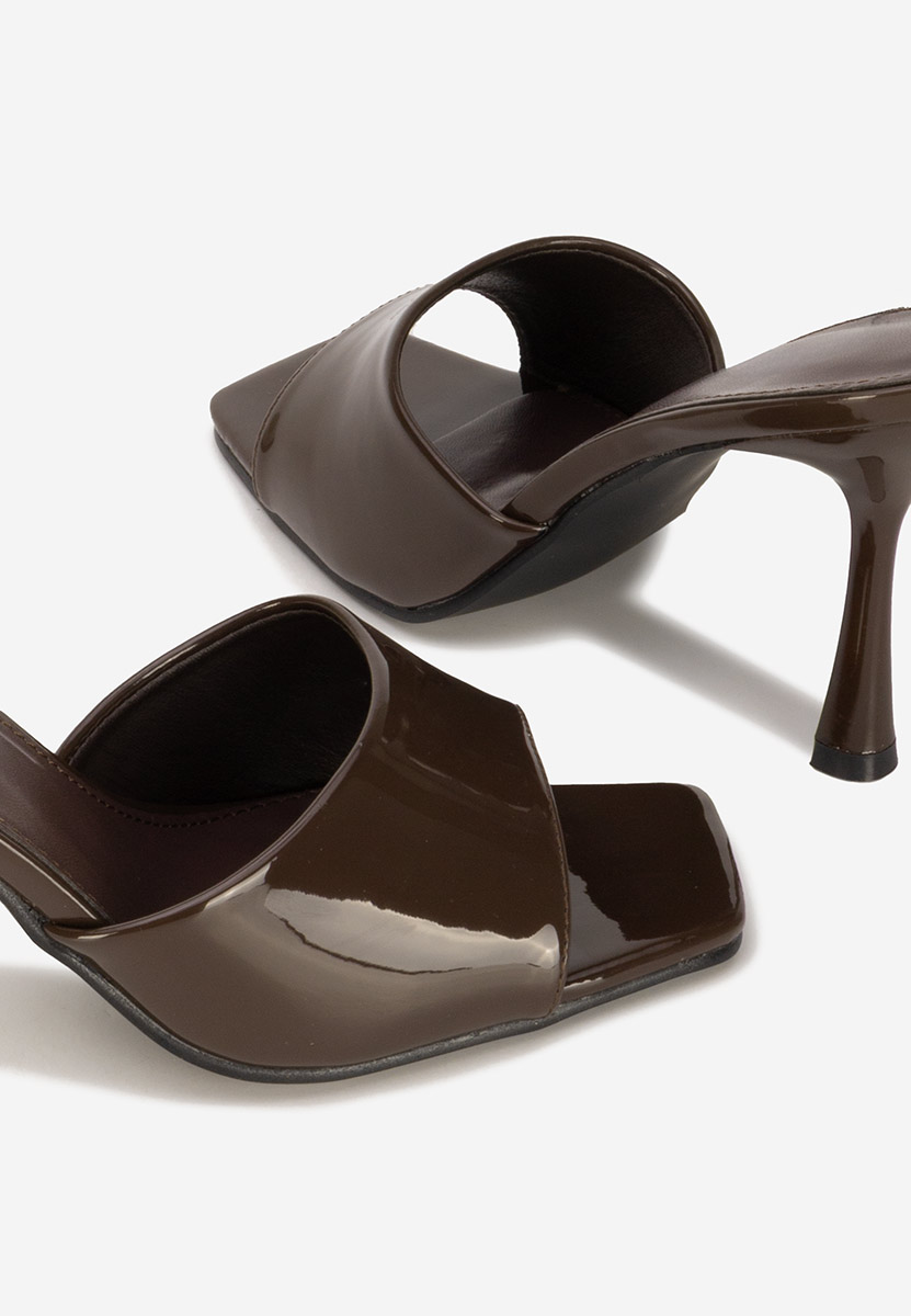 Brązowe klapki na obcasie Eliseia