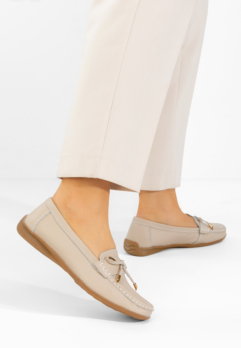 Beżowe mokasyny damskie skórzane Nemesia