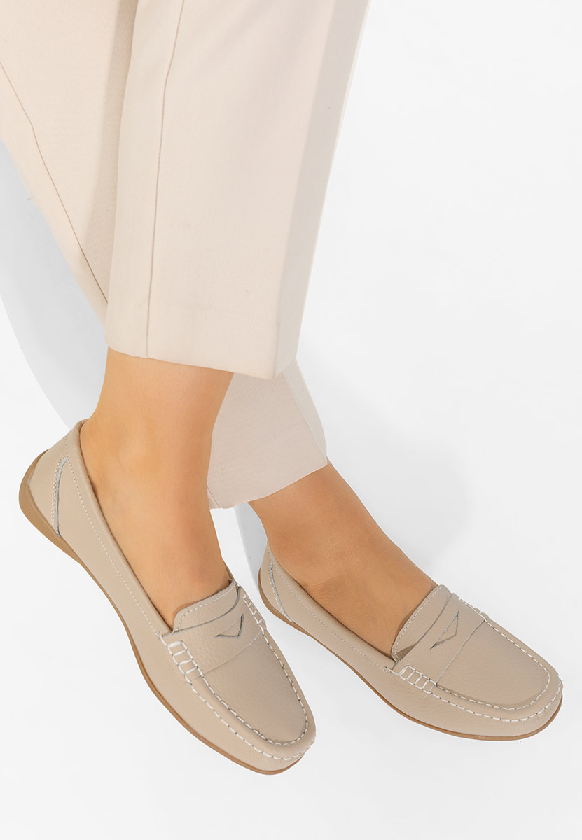 Beżowe mokasyny damskie skórzane Cheria