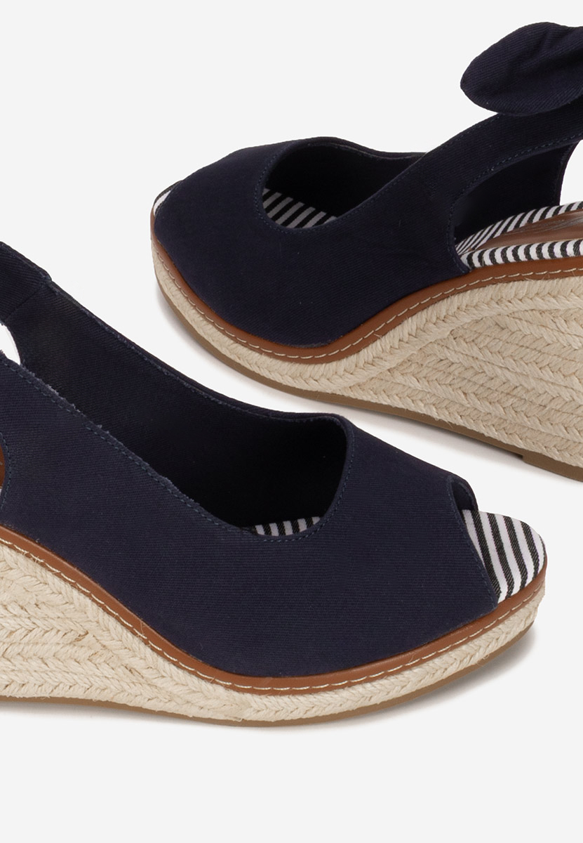 Granatowe sandały na koturnie Cyerra