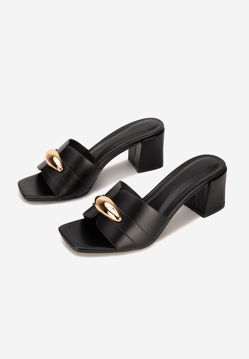 Czarne klapki na obcasie Siminea