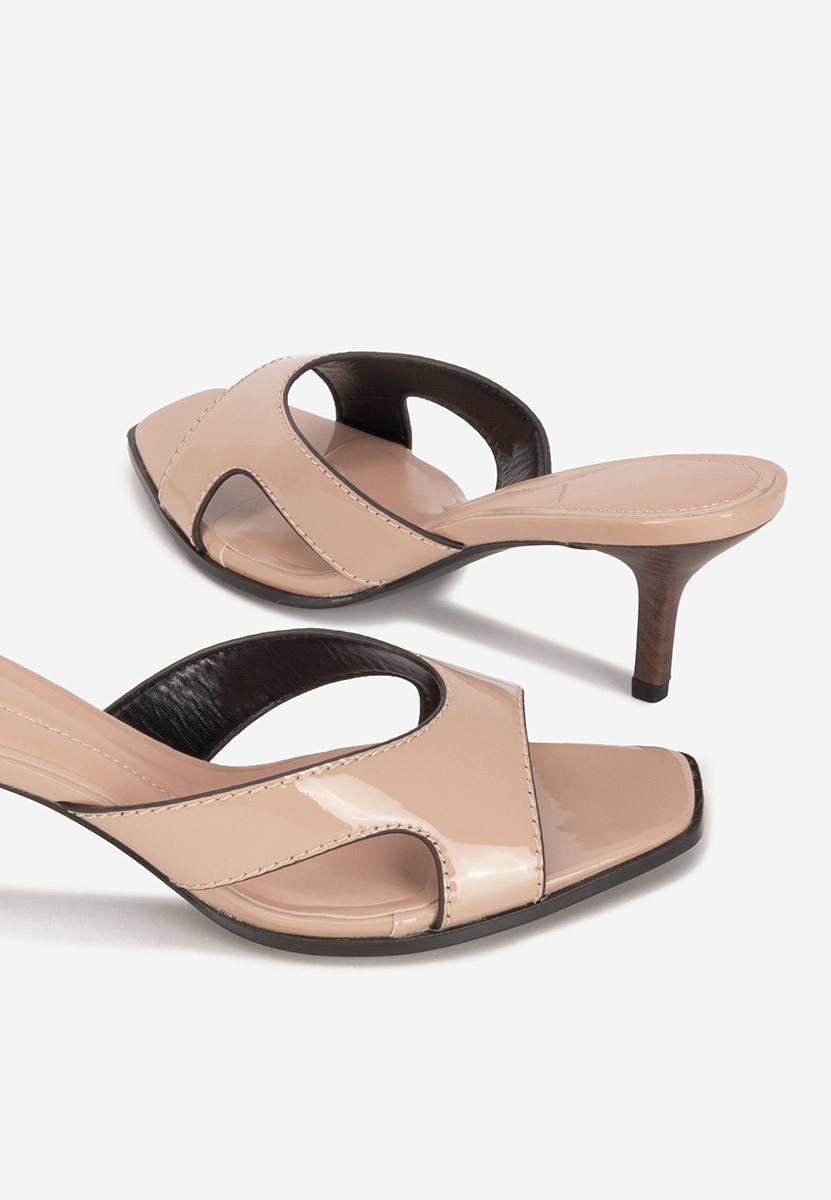 Beżowe klapki na obcasie Zinadia