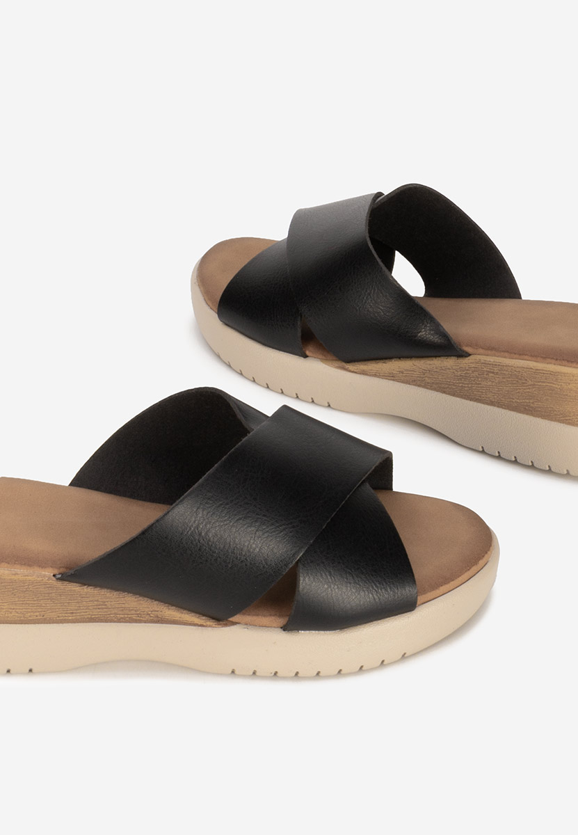 Czarne klapki na platformie Jadie