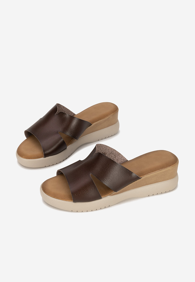 Brązowe klapki na platformie Miriay