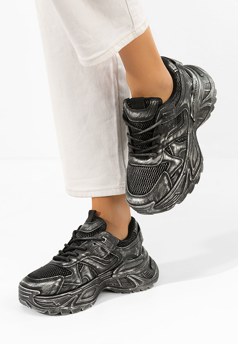 Czarne sneakersy na platformie Yalda