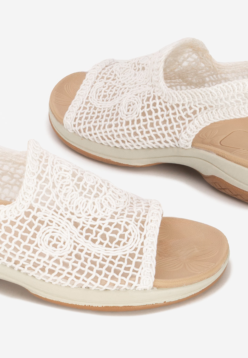 Białe sandały płaski Lalyana