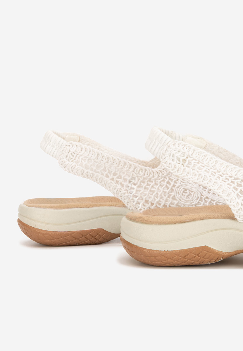 Białe sandały płaski Lalyana