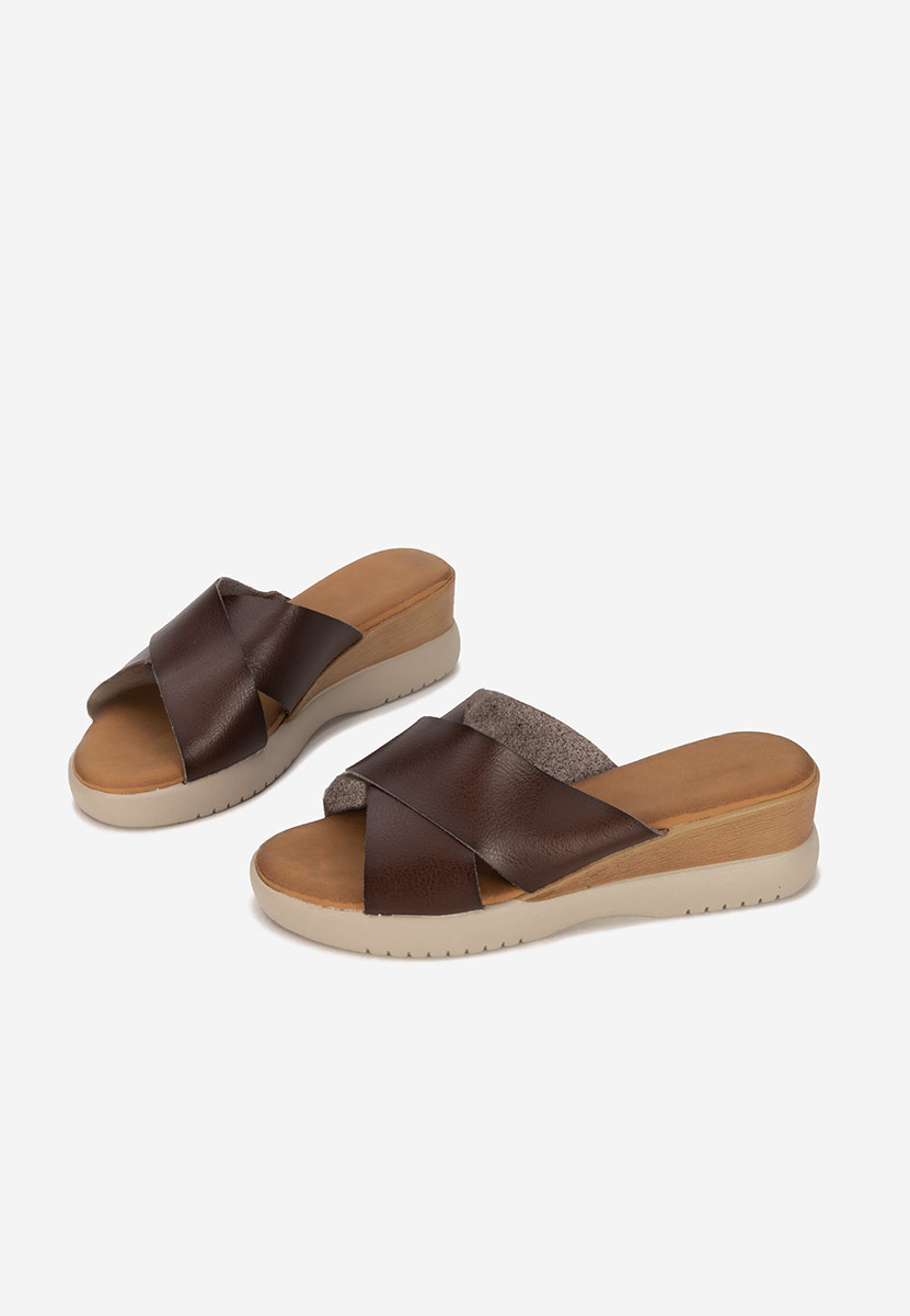 Brązowe klapki na platformie Jadie