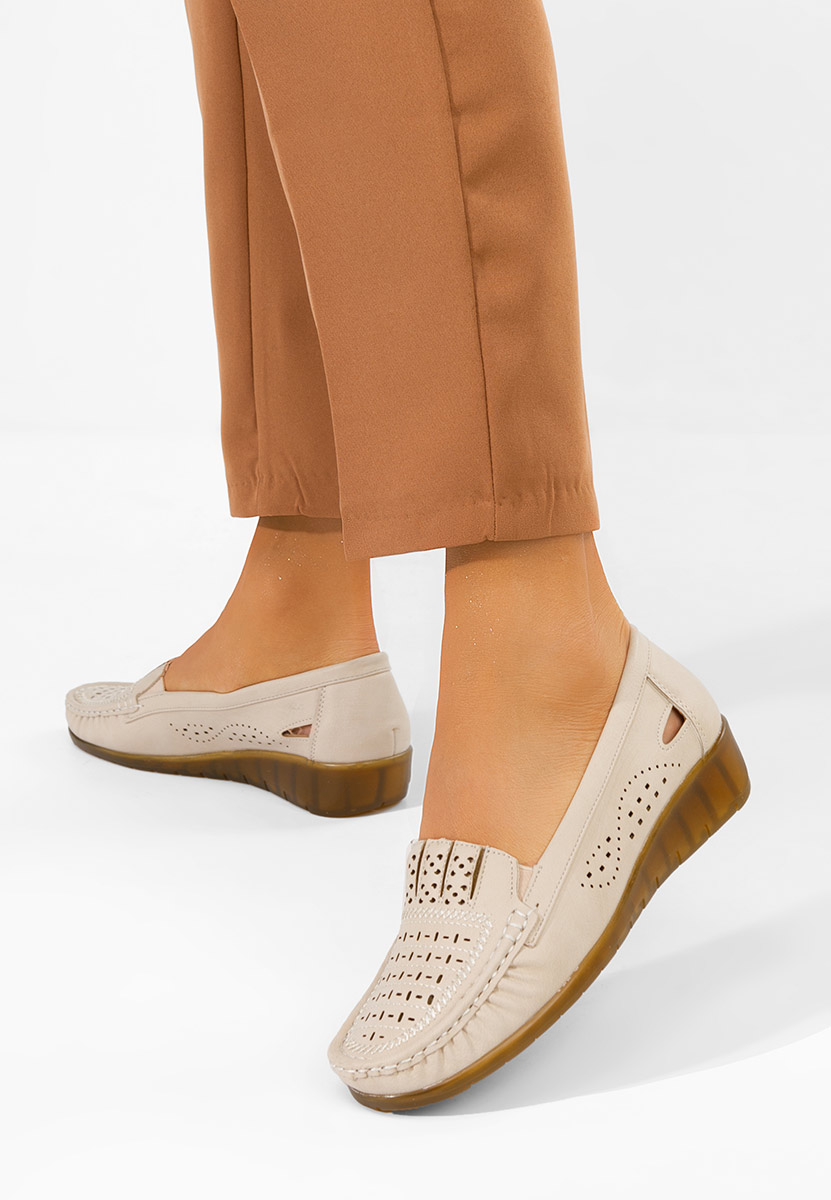 Beżowe mokasyny damskie Genovia