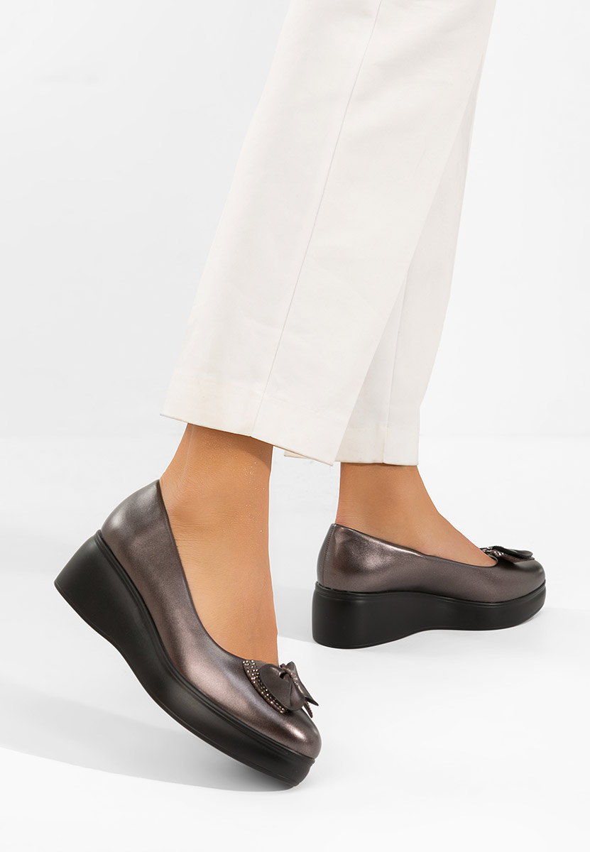 Szare czółenka na platformie Liliane