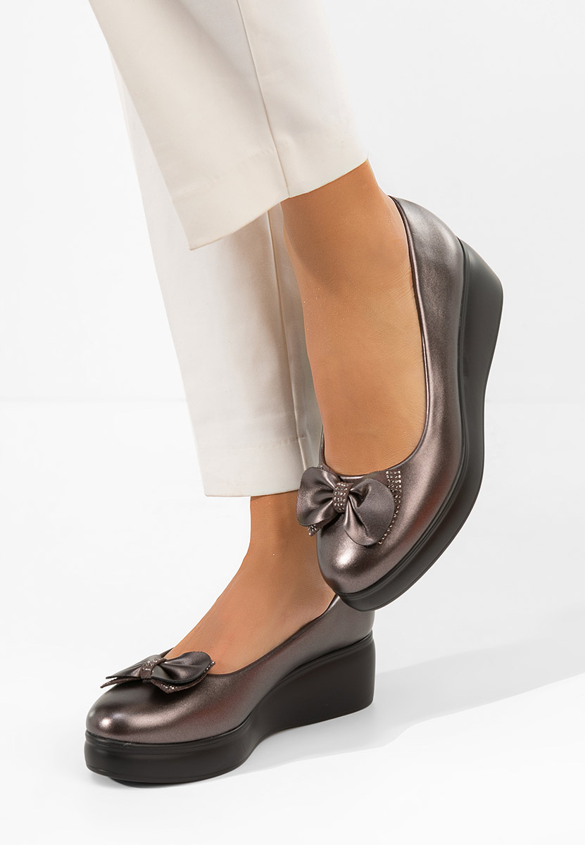 Szare czółenka na platformie Liliane