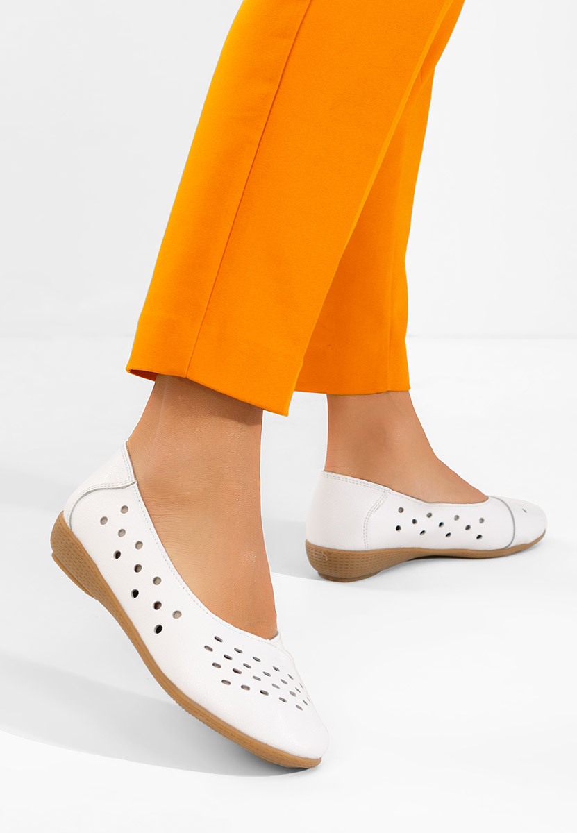 Białe balerinki skórzane Andeia