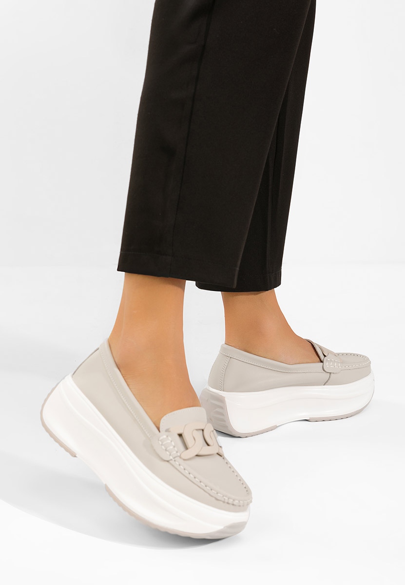 Beżowe mokasyny skórzane na grubej podeszwie Mivea