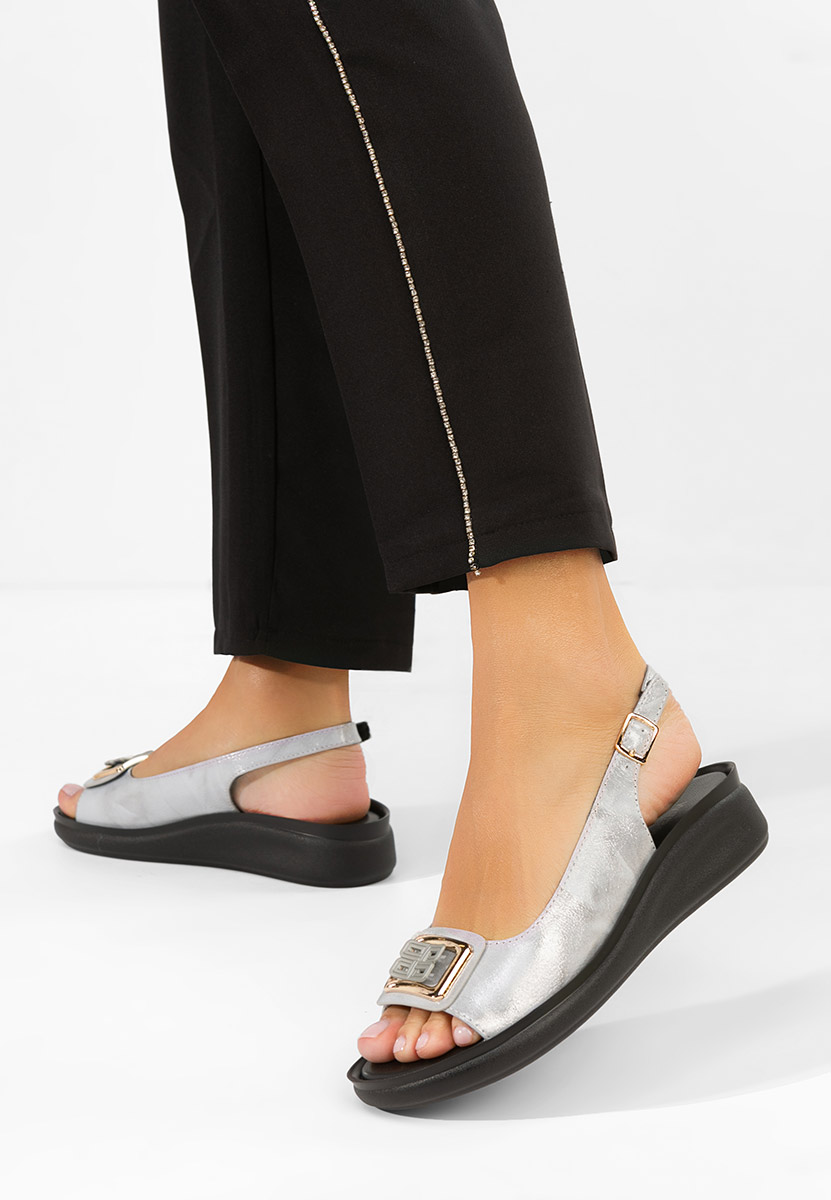 Srebrne sandały na koturnie Sendy