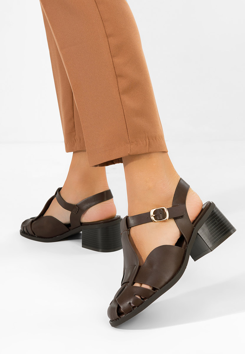 Brązowe sandały na słupku Sennia