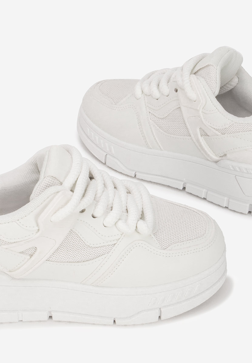 Białe sneakersy na platformie Rosallia