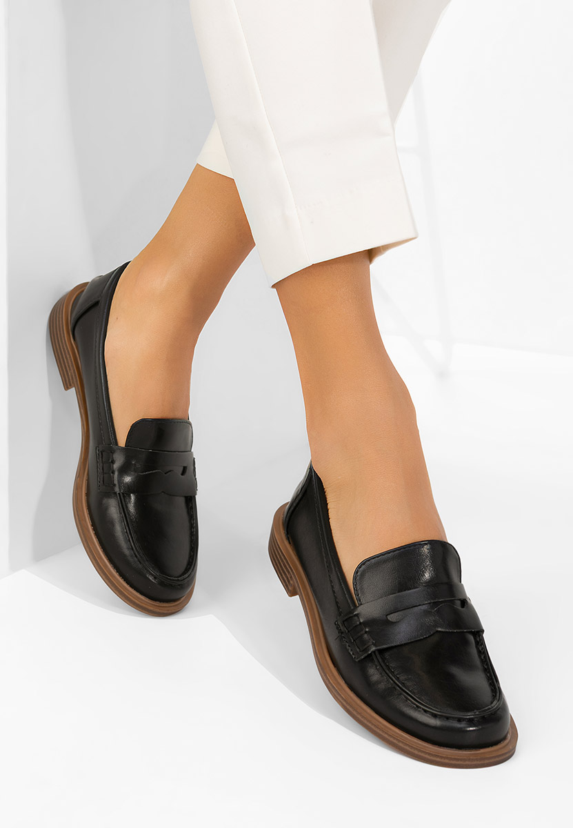 Czarne mokasyny damskie Zayrie