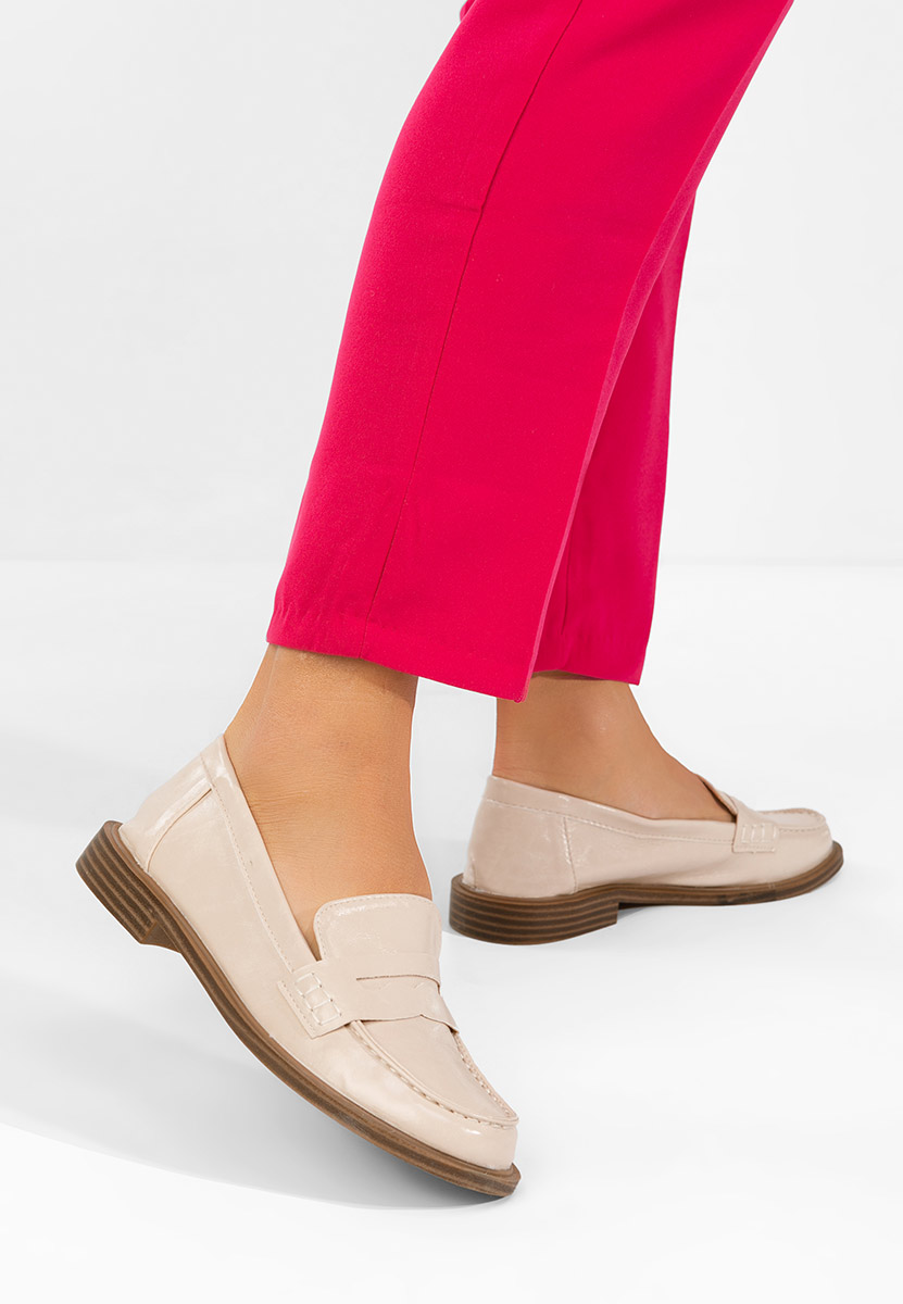 Beżowe mokasyny damskie Zayrie