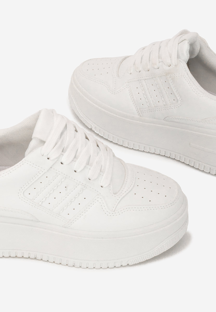 Białe sneakersy na platformie Liorna