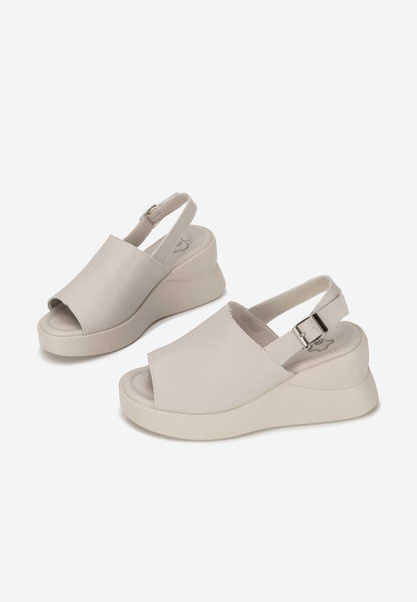 Beżowe sandały na koturnie skórzane Sorra