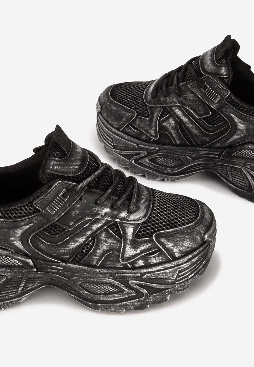 Czarne sneakersy na platformie Yalda