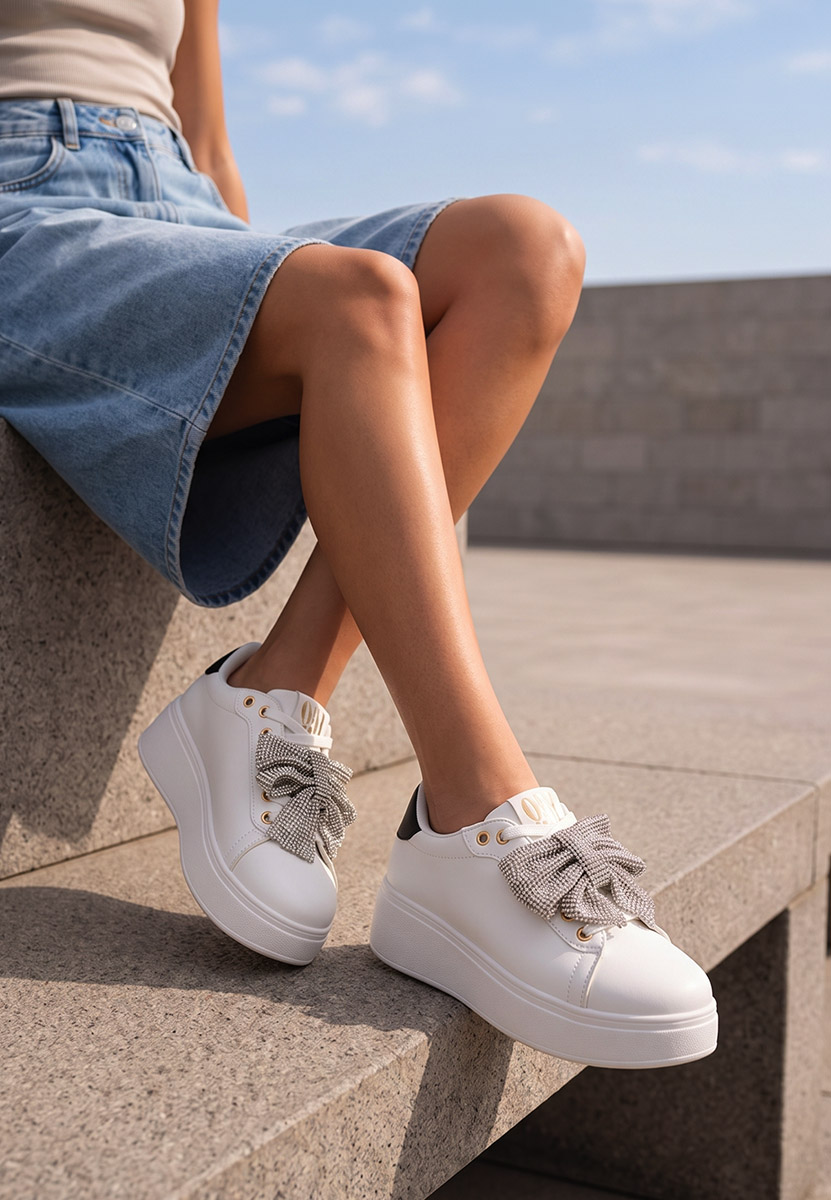Białe sneakersy na platformie Hermila V3