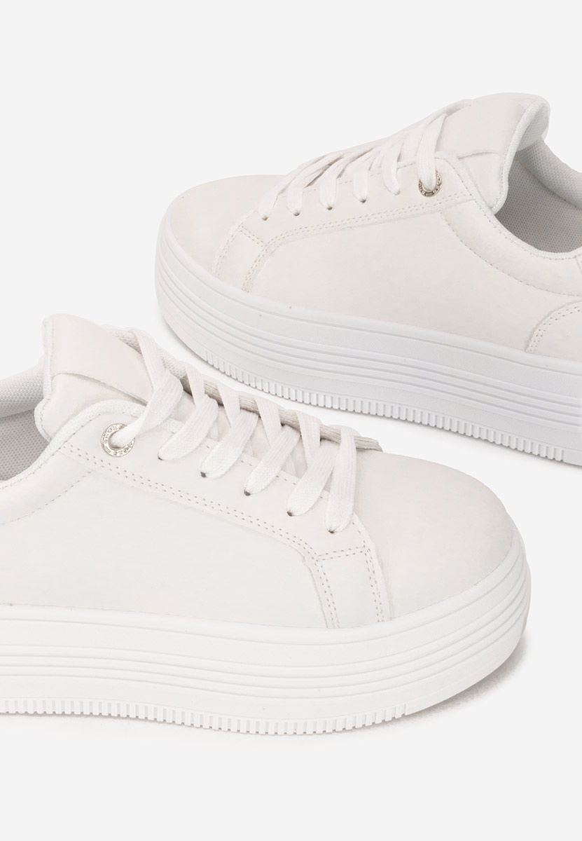 Białe sneakersy na platformie Sidoneya