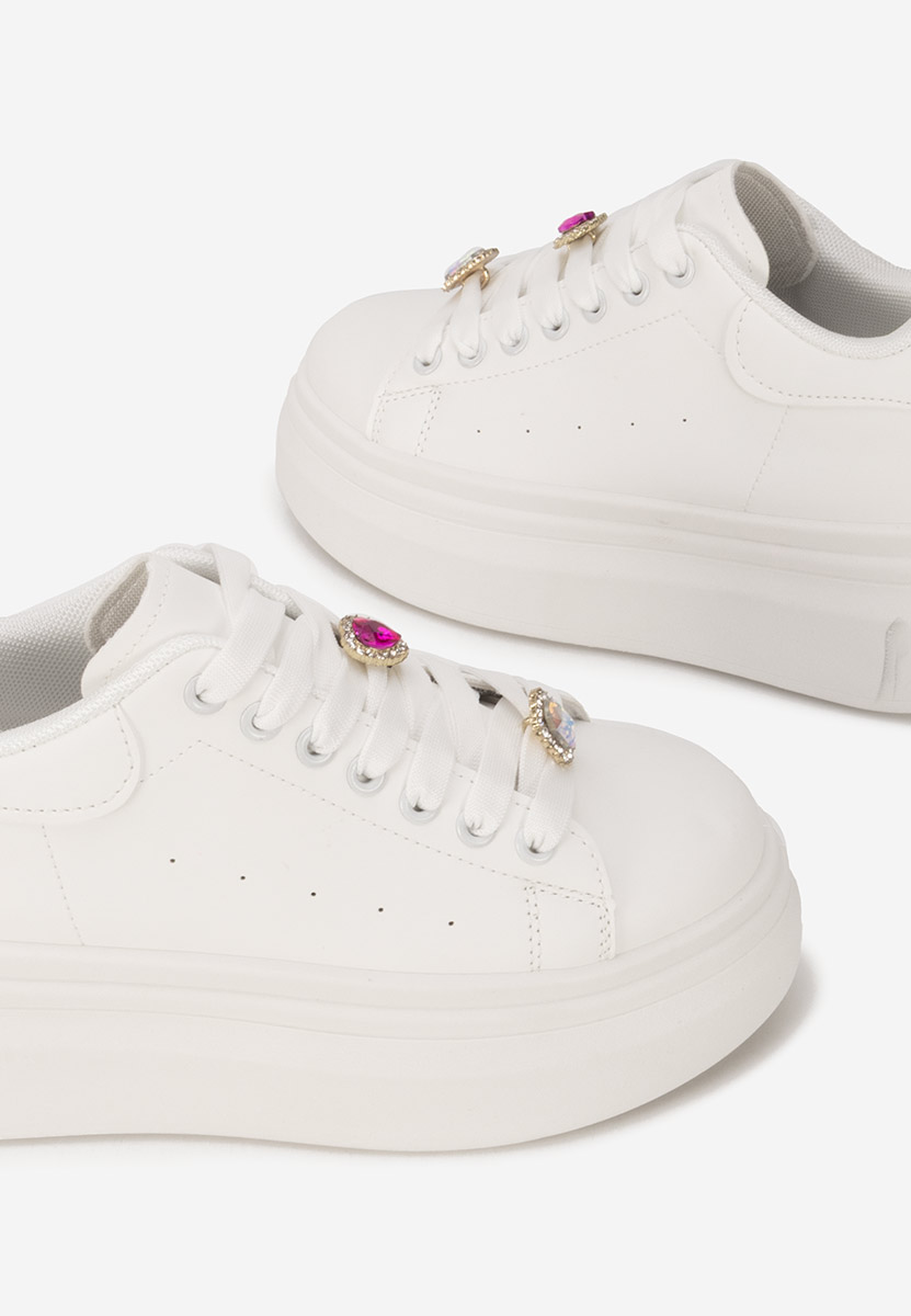 Białe sneakersy na platformie Delaina