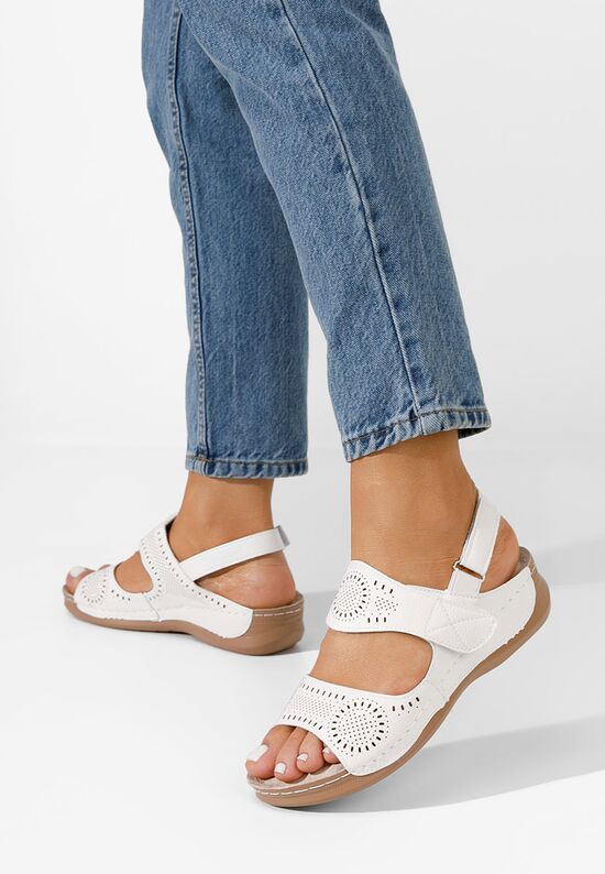 Białe sandały na niskim koturnie Hilda, Rozmiary: 39 - zapatos